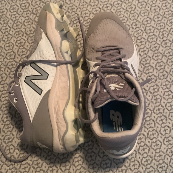 Size 11 NB Baseball Cleats. Great condition - Picture 3 of 4